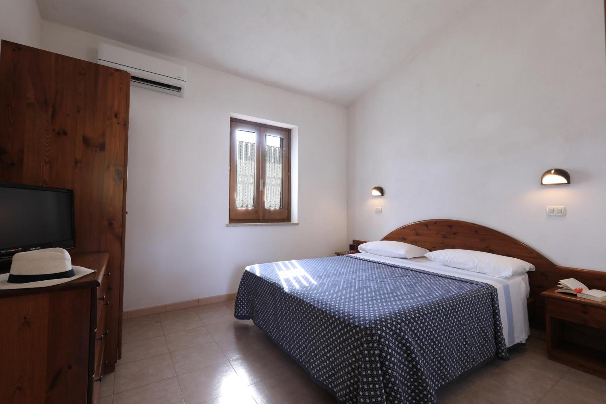Villaggio Torre Ruffa Robinson Capo Vaticano Habitación foto
